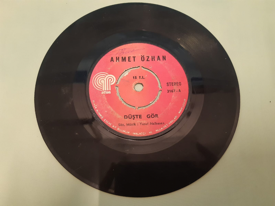 ATLAS PLAK AHMET ÖZHAN DÜŞTE GÖR , DARGIN AYRILMAYALIM 45 LİK YERLİ PLAK 