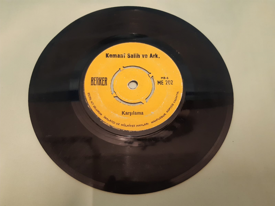 BERKER PLAK KEMANİ SALİH VE ARK  PANCAR GAYDALİ , KARŞILAMA 45 LİK YERLİ PLAK 
