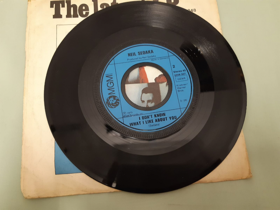 GMG PLAK NEIL SEDAKA IDON'T KNOW WHAT I LIKE ABOUT YOU , OUR LAST SONG TOGETHER 45 LİK YABANCI PLAK 