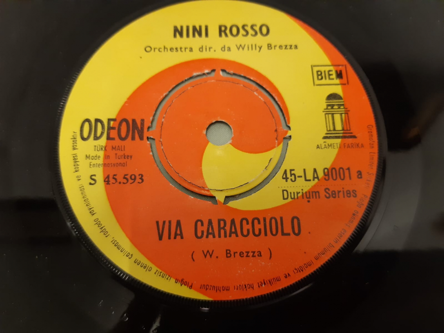 ODEON PLAK NINI ROSSO IL SILENZIO , VIA CARACCIOLO 45 LİK YABANCI PLAK 