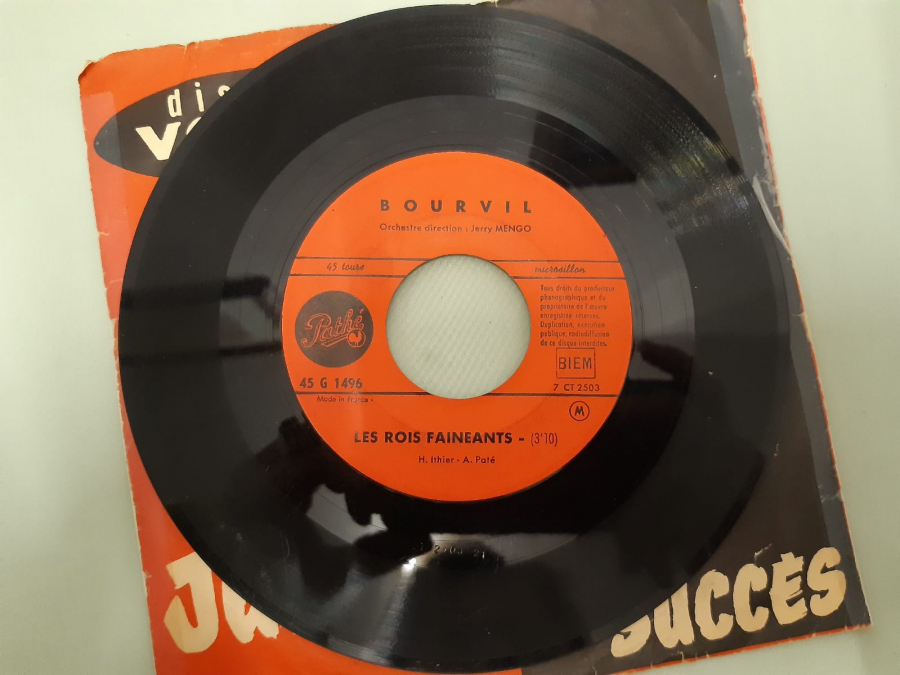 PATHE PLAK BOURVIL SALADE DE FRUITS , LES ROIS FAINEANTS 45 LİK YABANCI PLAK 