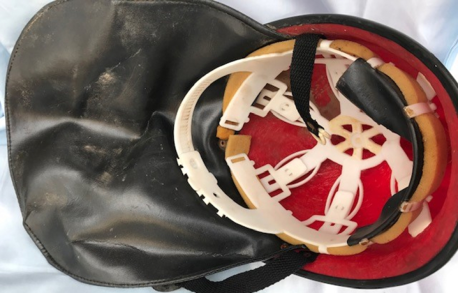  KIRMIZI İTFAİYE ŞAPKASI KOKART ARMALI FİBERGLAS ENSE BOYUN KORUMALI