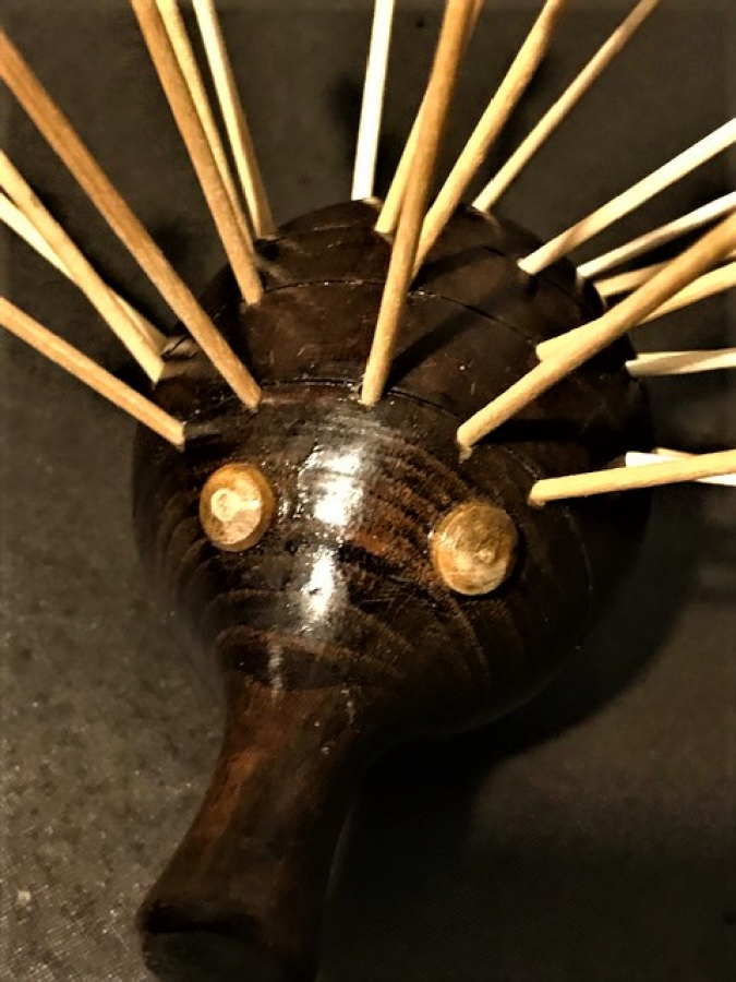 OSMANLI KURDANLIK AHŞAP KİRPİ MASA ÜZERİ 