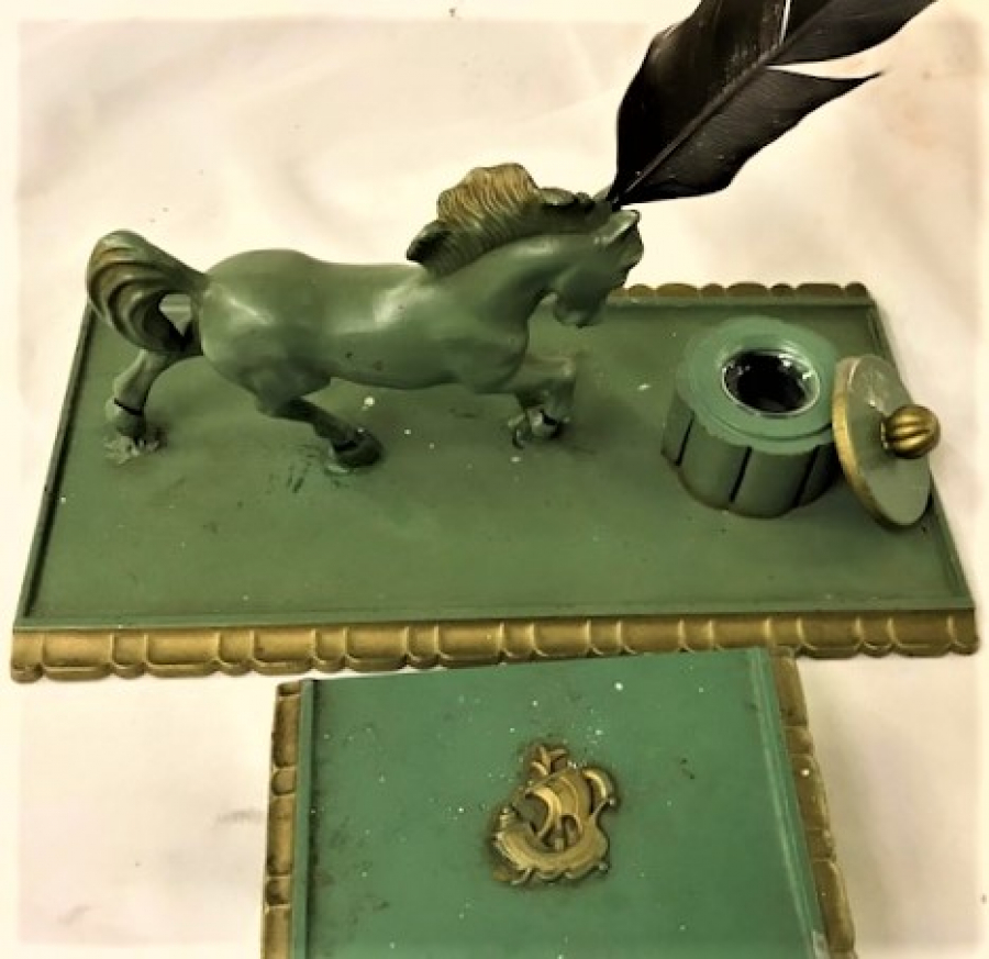 HOKKA DİVİT YAZI TAKIMI TÜY KALEM MÜREKKEP KURUTMA AT FİGÜRLÜ TAKIM