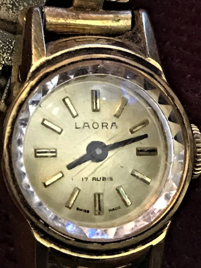 LAORA SWİSS BAYAN KOL SAATİ KURMALI ALTIN KAPLAMA 