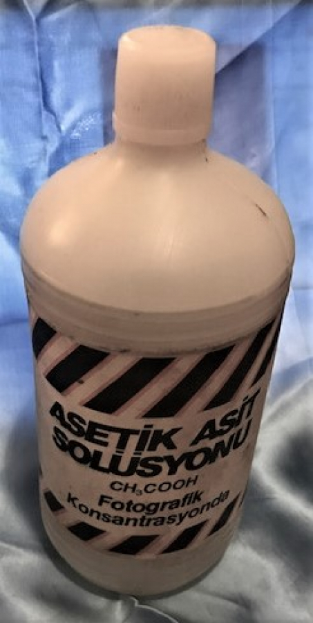 ASETİK ASİT  SOLÜSYONU CH 3 COOH  FOTOGRAFİK KONSANTRASYONDA