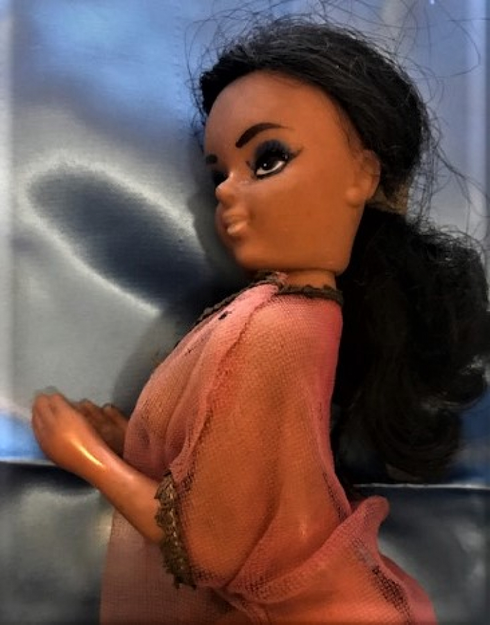 DUA EDEN TANRIYA YALVARAN KIZ KAUCUK ELBİSELİ SACLI BEBEK