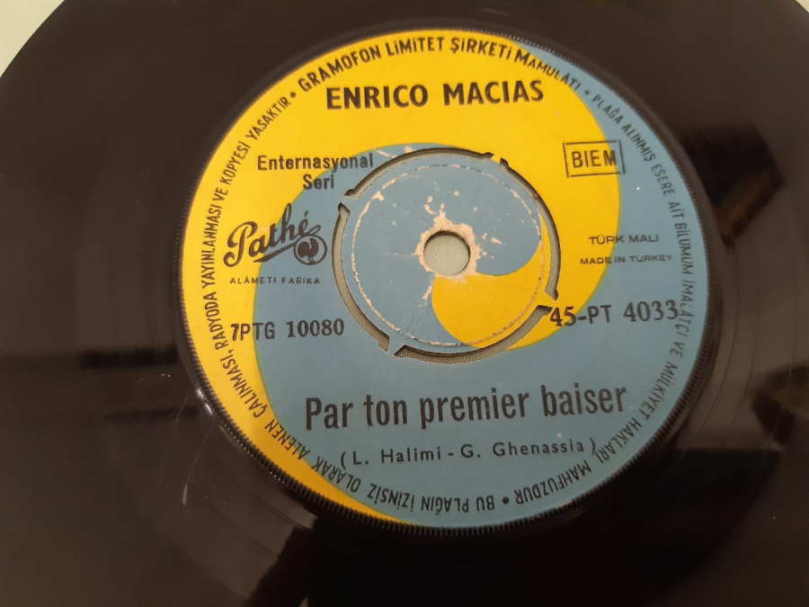 Pathe Plak Enrico Macias Adieu Mon Pays Par Ton Premier Baiser 45 Lik Yabanci Plak 21524 Garaj Antik