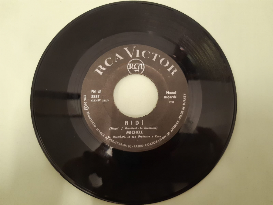 RCA VICTOR PLAK MICHELE RIDI , MA NEANCHE PER IDEA 45 LİK YABANCI PLAK 