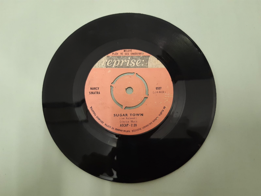 RESRİSE PLAK ASCAP SUMMER WINE , SUGAR  TOWN 45 LİK YABANCI PLAK 