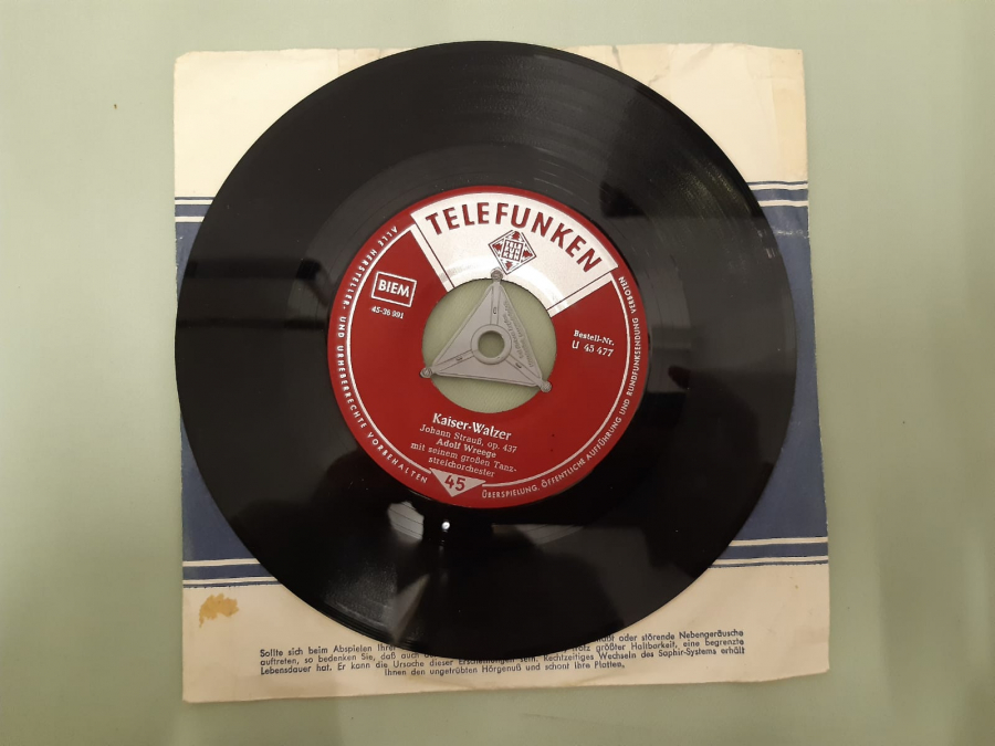 TELEFUNKEN PLAK ADOLF WREEGE KAİSER - WALZER AN DER SCHÖNEN BLAUEN DONAU 45 LİK YABANCI PLAK 