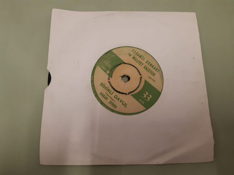 GARANTİ BANKASI NURAN ŞENER KINALI KUZU , SİHİRLİ DAVUL 45 LİK YERLİ PLAK 