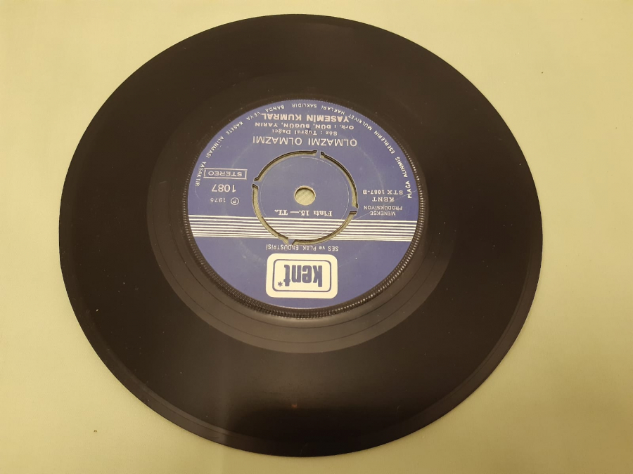 YASEMİN KUMRAL BİM BAM BOM , OLMAZMI OLMAZMI 45 LİK YERLİ PLAK 