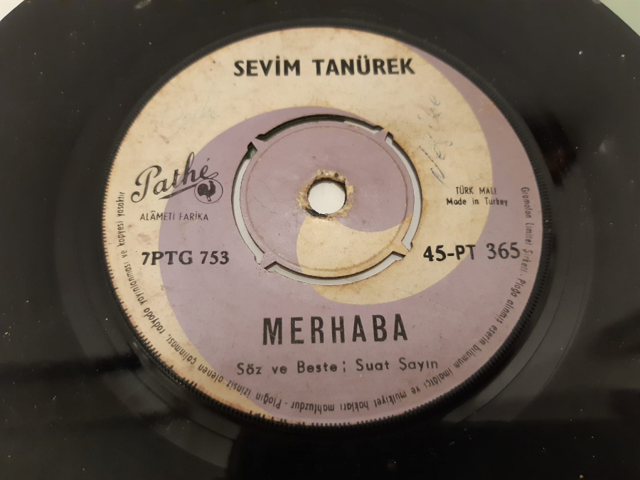 SEVİM TANÜREK GİTME DÖN BANA . MERHABA 45 LİK YERLİ PLAK 