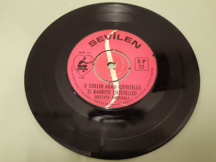MUSTAFA KANDIRALI GÜLLER ARASI ( CİFTETELLİ ) BAHRİYE ÇİFTETELLİSİ , MEVLANA , MODERN KARŞILAŞMA 45 LİK YERLİ PLAK 