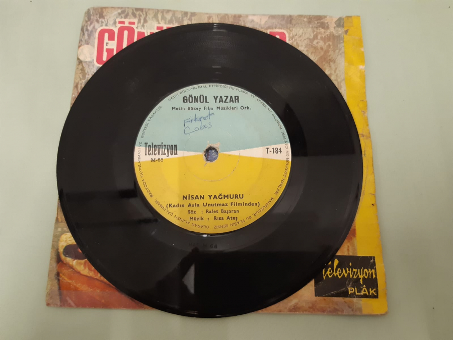  GÖNÜL YAZAR SABAH YILDIZI , NİSAN YAĞMURU 45 LİK YERLİ PLAK 