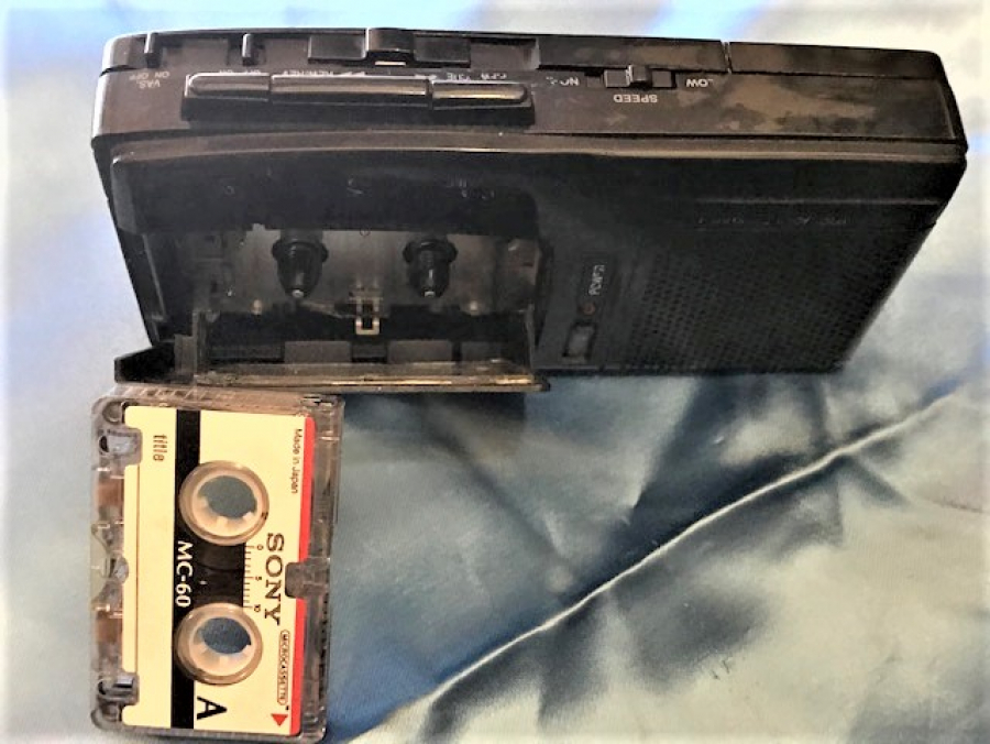 SONY MİKRO KASET KAYIT VE DİNLEME TEYP 2 KALEM PİL GAZETECİ TEYP