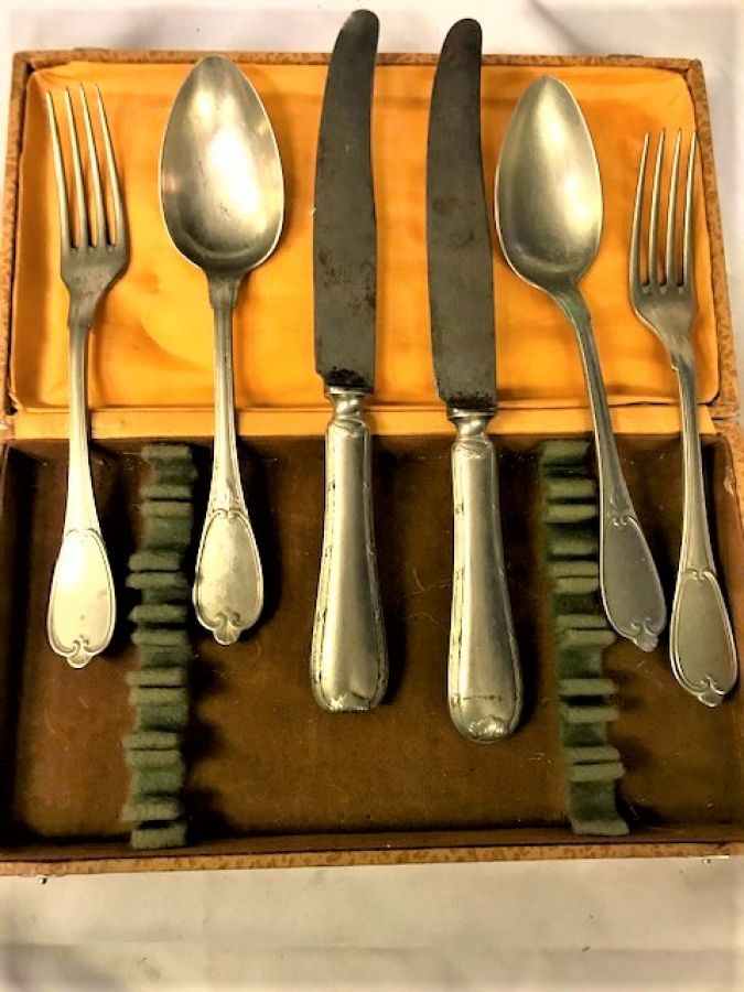 CİFT KİŞİLİK SEYEHAT TAKIMI KENDİ KUTUSUNDA GÜMÜŞ KAPLAMA 