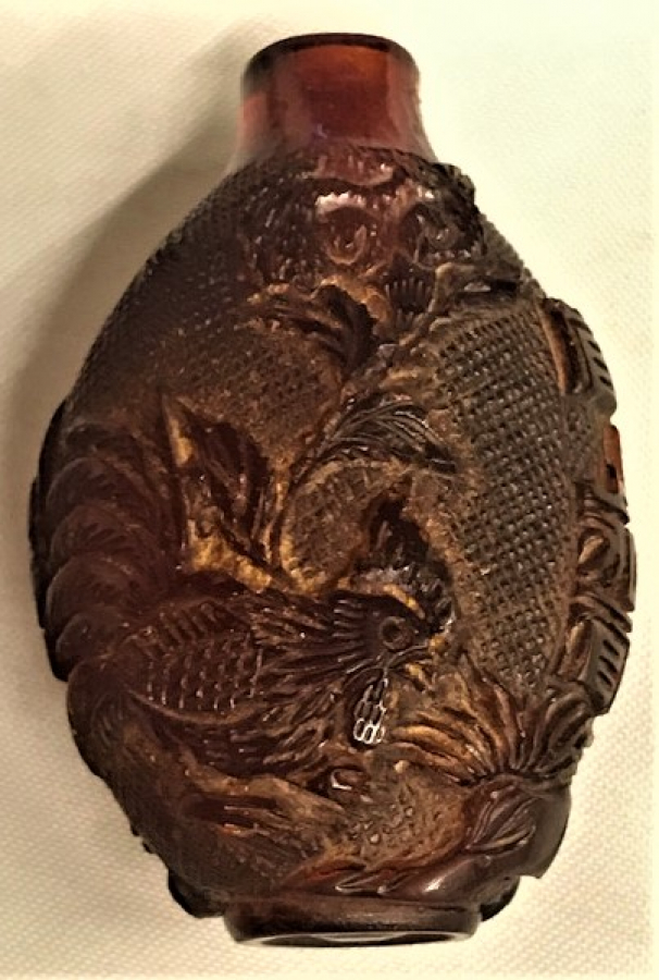 TAMAMI EL İŞİ KUŞLAR VE PEYGARBER BÖCEGİ İŞLEMELİ SIKMA KEHRİBAR PARFUM ŞİŞESİ