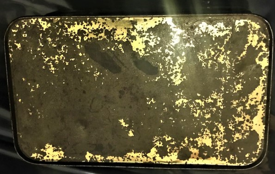 ÜZERİ GOMETRİK CİCEK DESENLİ TENEKE KAPAKLI KUTU 