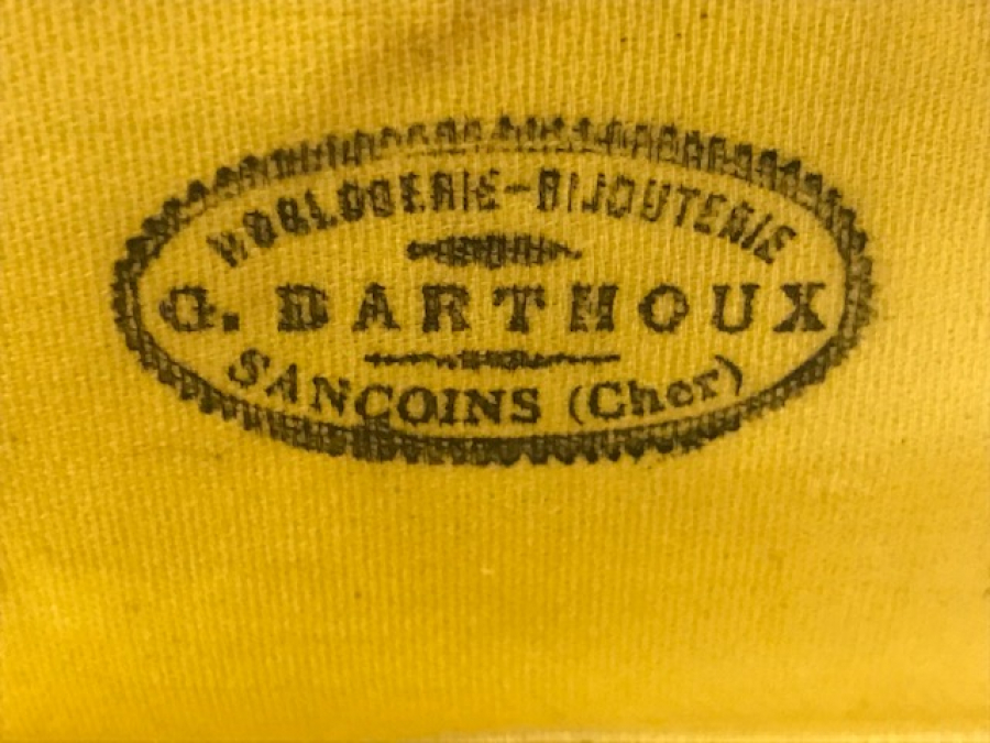 ACİER  FORGE MASA SERVİS TAKIMI BICAK CATAL TAKIMI SAF AYAR GÜMÜŞ SAP DAMGALI ORJİNAL KENDİ İPAK KAPLAMA DERİ KUTUSUNDA 