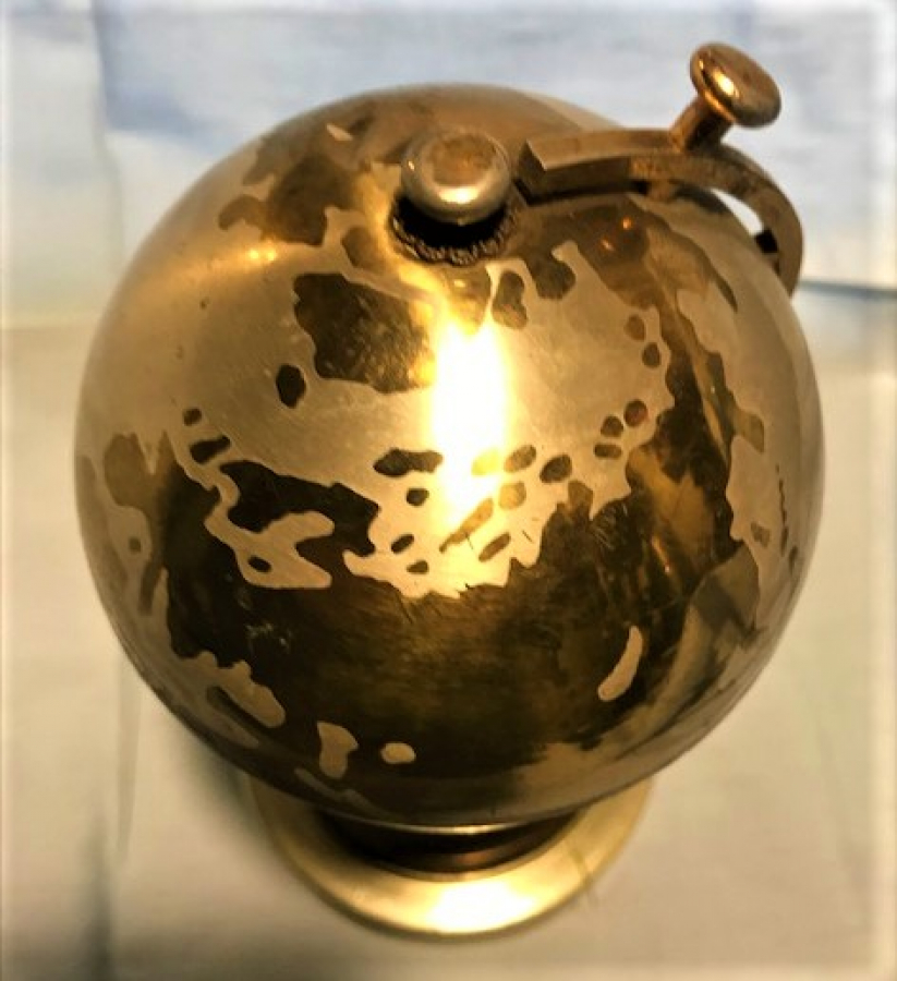 DUNYA KAPAKLI YUVARLAK METAL SIGARA KUTUSU