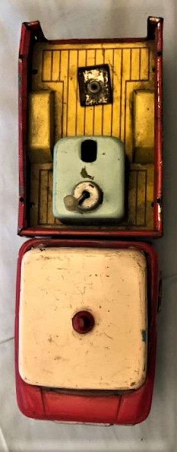 TENEKE  OTO KURTARICISI OYUNCAK KAMYON 1960