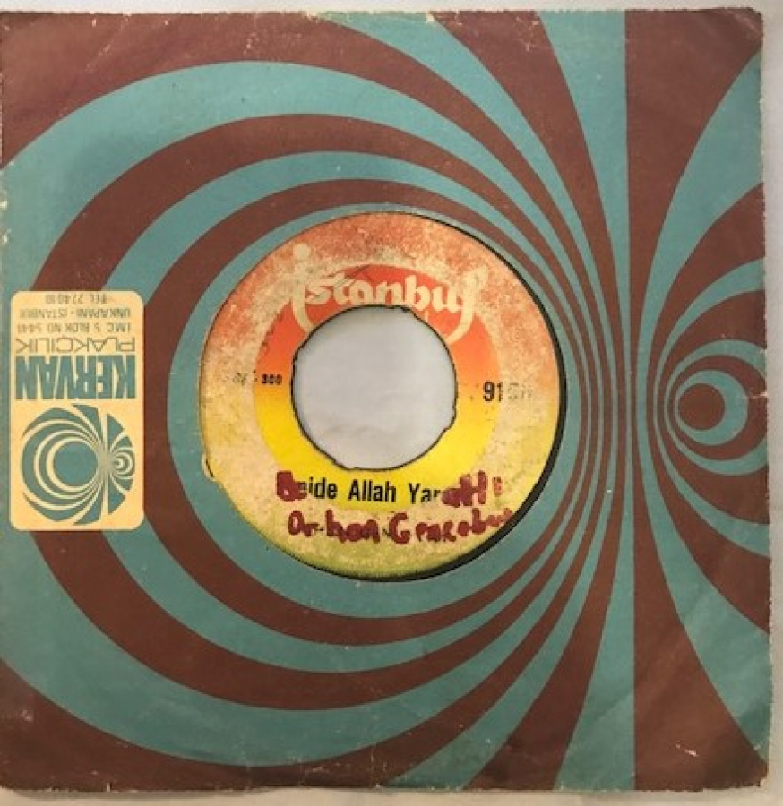 ORHAN GENCEBAY  BENİDE ALLAH YARATTI-SEVENLER MESUT OLMAZ 45 LİK PLAK 