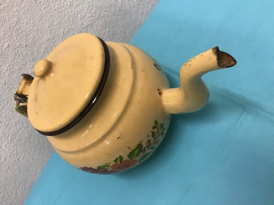 CİCEKLİ KREM RENKDE KAPAKLI EMAYE CAYDANLIK