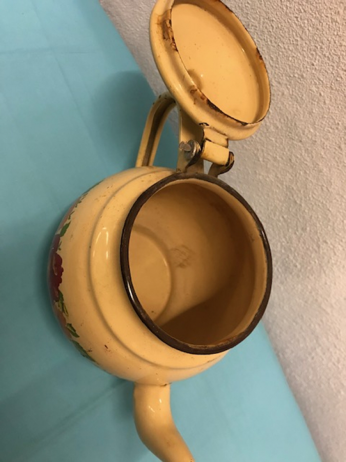 CİCEKLİ KREM RENKDE KAPAKLI EMAYE CAYDANLIK