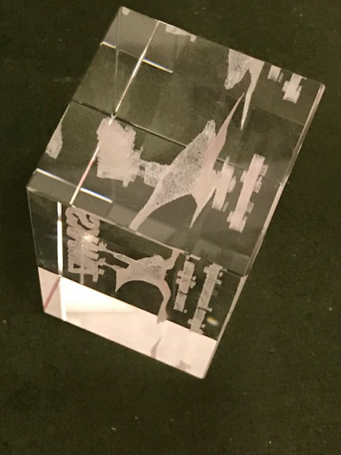 MASA UZERİ ZİMAKS REKLAMLI CAM KAGIT AGIRLIGI