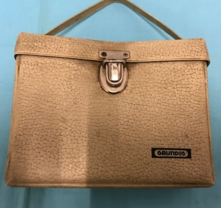 STERO GRUNDIG MİROFON ORJİNAL CANTALI KUTUSUNDA