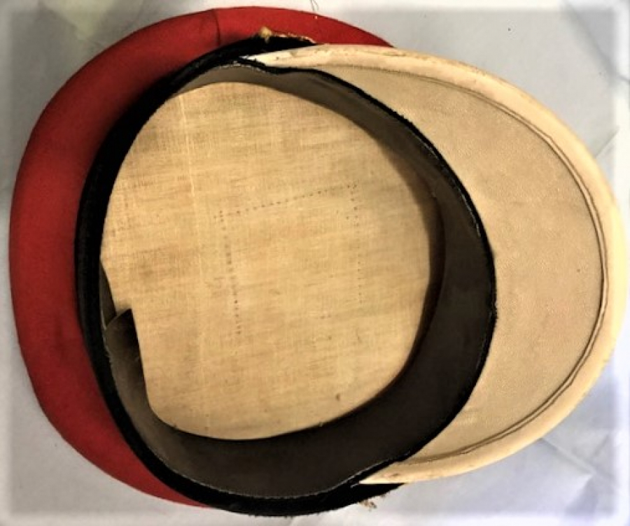 1940 YILLARDA TALEBELERİN OKUL ŞAPKA