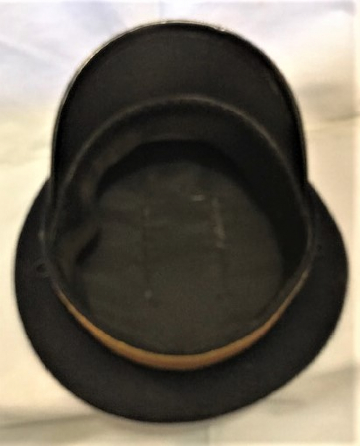 1940 YILLARDA OKULLARDA OKUYAN ERKEK TALEBELERİN TAKTIGI OKUL ŞAPKA