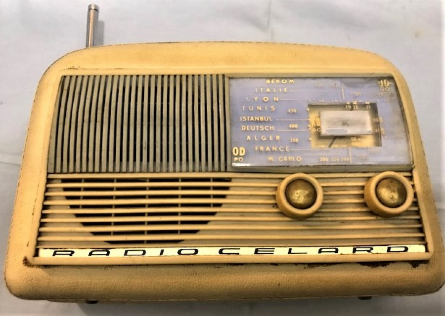 RADİO CELARD 1959 FRANCE PİLLİ TAŞINABİLİR RADYO 
