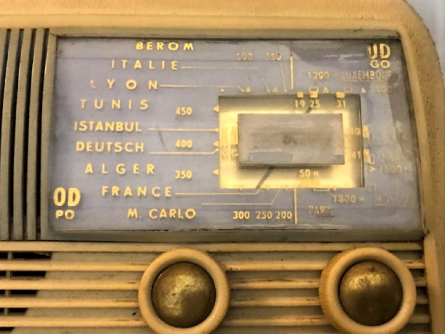 RADİO CELARD 1959 FRANCE PİLLİ TAŞINABİLİR RADYO 