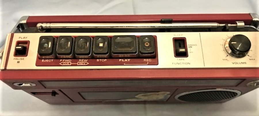 1979–1981 MODEL M1700AH RADİO CASETTE RECORDER KIRMIZI KASA