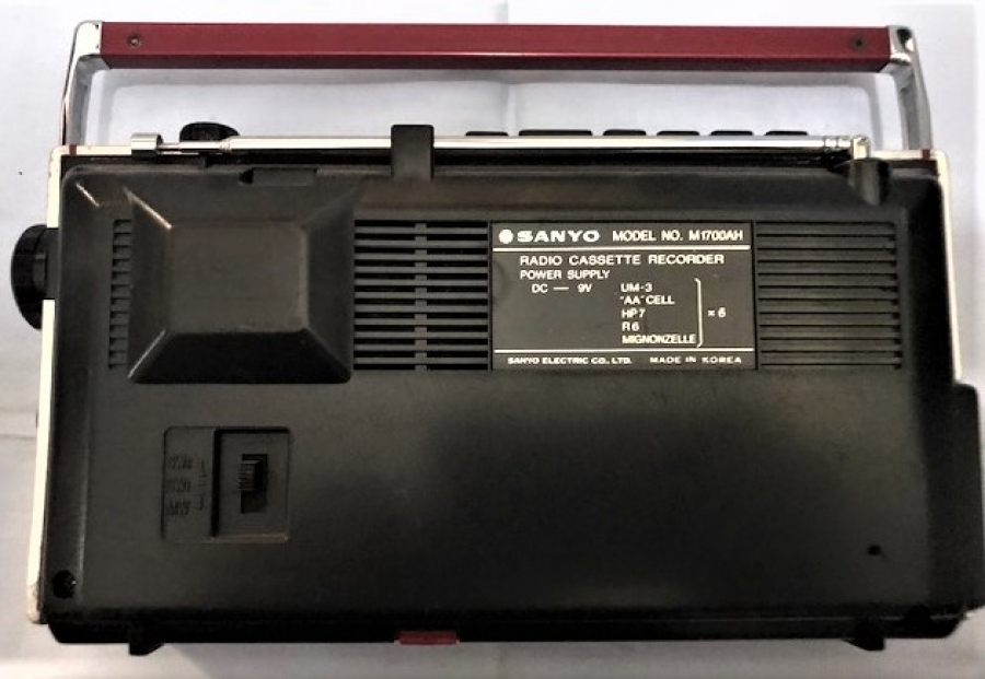 1979–1981 MODEL M1700AH RADİO CASETTE RECORDER KIRMIZI KASA