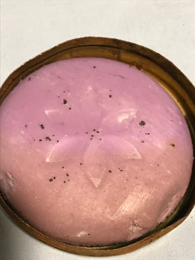 TENEKE KAPAKLI KUTUSUNDA SABUN