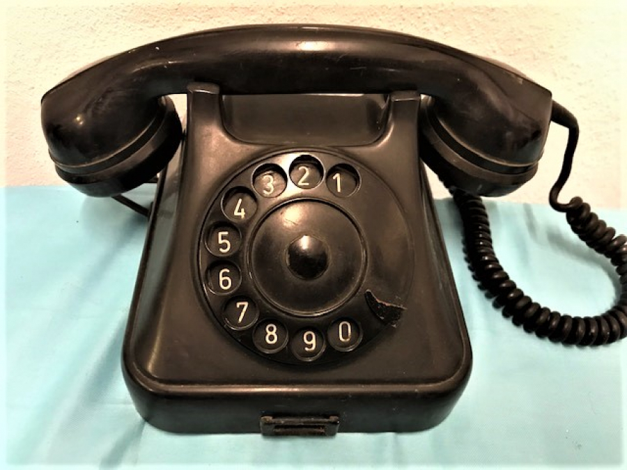 BAKALİT SİYAH CEVİRMELİ TELEFON SORUNSUZ CALIŞAN 