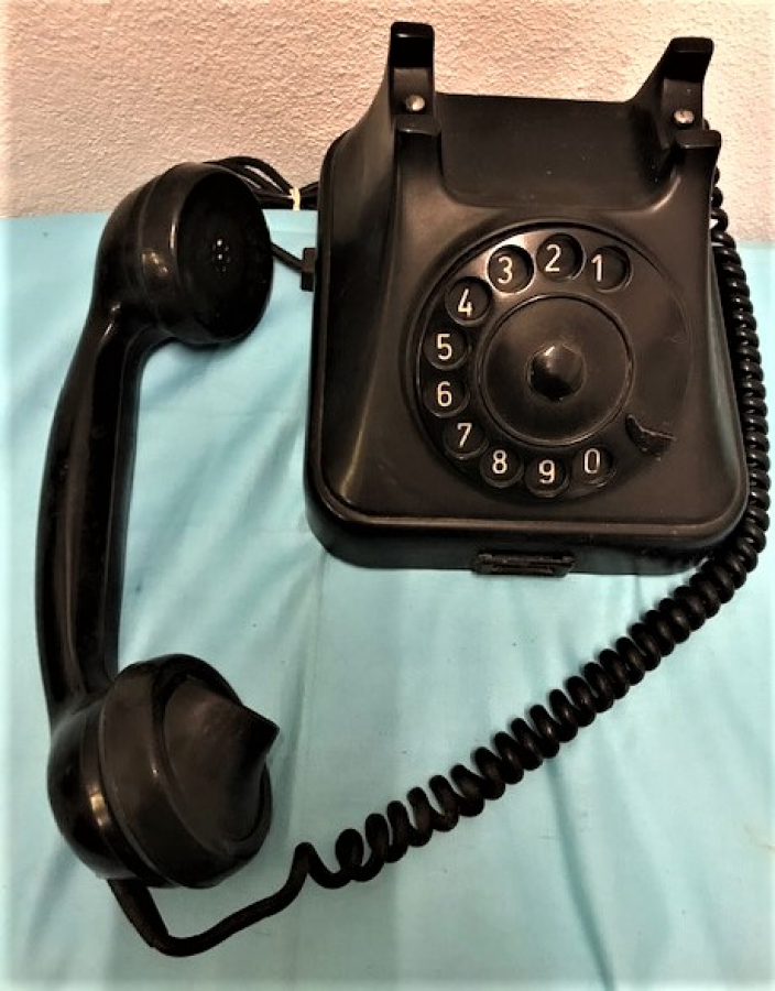 BAKALİT SİYAH CEVİRMELİ TELEFON SORUNSUZ CALIŞAN 