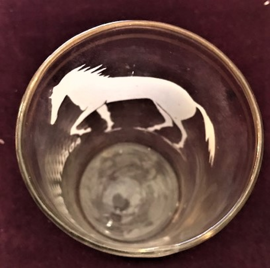 AP ADALET PARTİSİ KIRAT SEMBOLLU KENARI ALTIN YALDIZ CAM SU BARDAGI