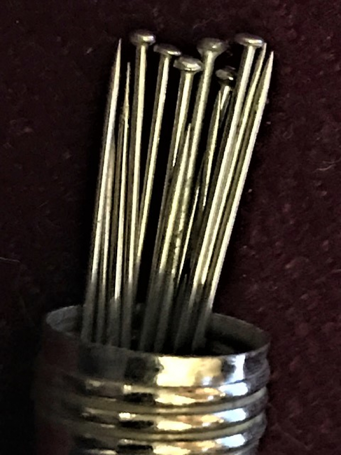 METAL KAPAKLI İGNE KUTUSU