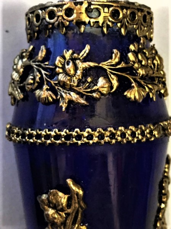 PARLEMENT MAVİ RENK OTO CAM VAZO KARANFİLLİK SARI İŞLEMELİ