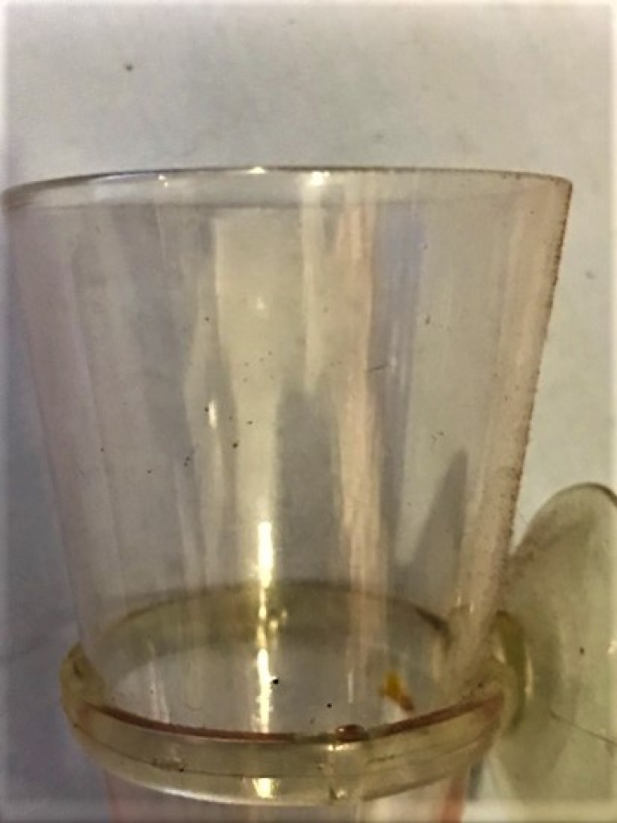 UCUK PEMBE RENK OTO CAM VAZO KARANFİLLİK ÖN CAM