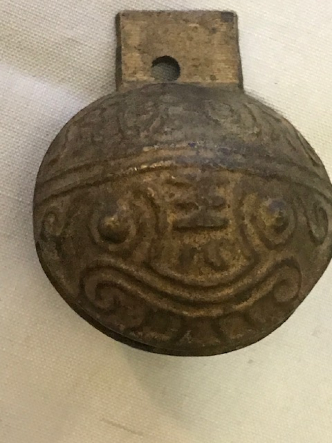 ÜZERİ GOMETRİK RESİMLİ  3 CM CAPINDA PİRİN CAN