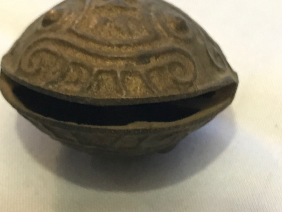 ÜZERİ GOMETRİK RESİMLİ  3 CM CAPINDA PİRİN CAN