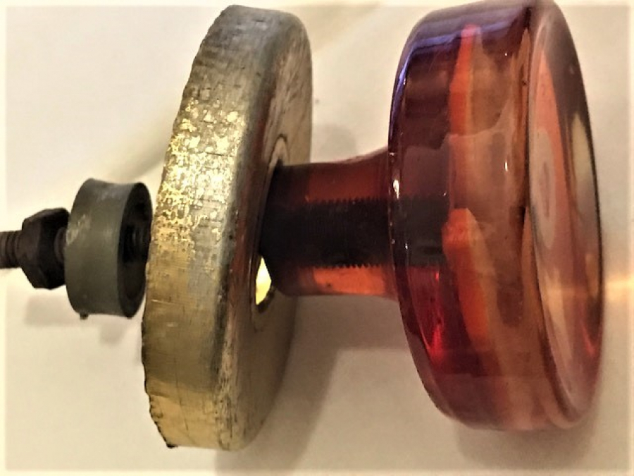 1960 AKRİLİK ŞEFFAF KIRMIZI DÖKÜM 18 NUMARA KAPI TUTMA KOLU KAPI KOLU BOYU 12 CM CAPI 6.5 CM DAN İBARETDİR