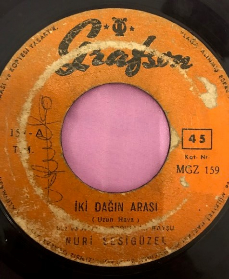 NURİ SESİGÜZEL İKİ DAGIN ARASI- ZAMANI GELDİ GÜLÜM (CEMO) 45 LİK YERLİ PLAK