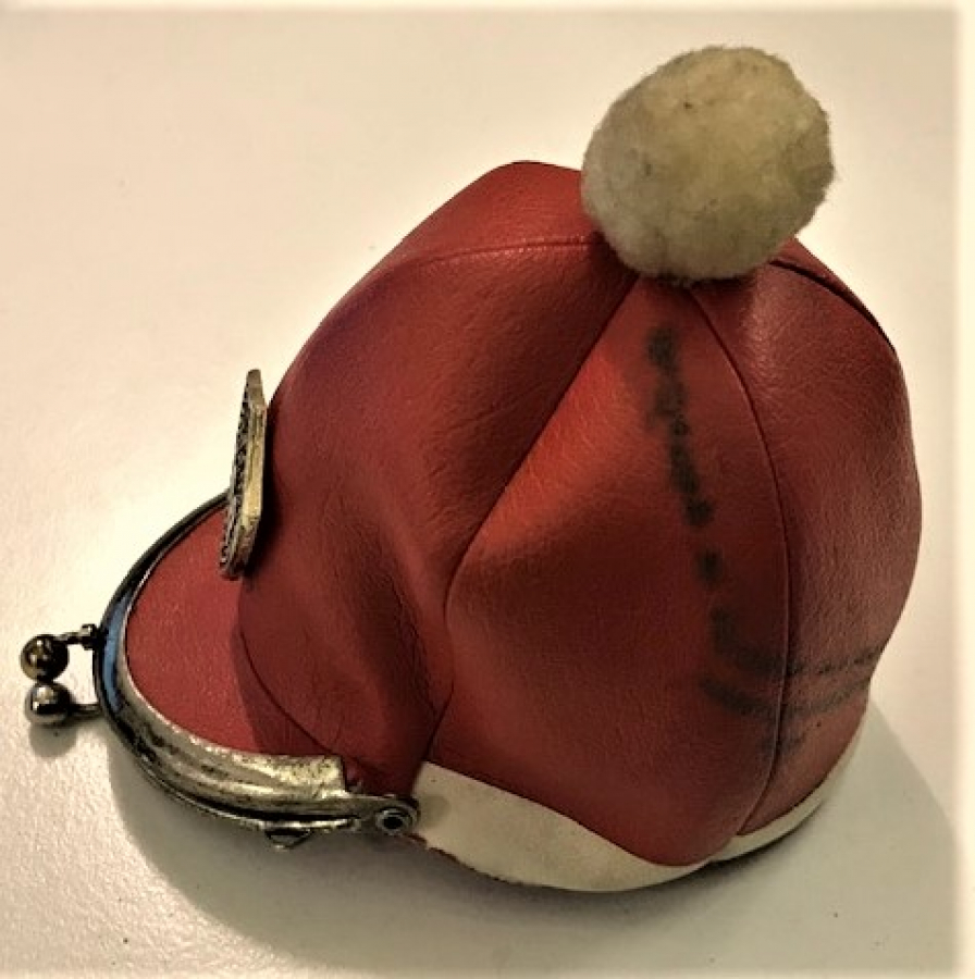 ŞAPKA CANTA BOZUK PARA CANTASI UFAK BOYDA 